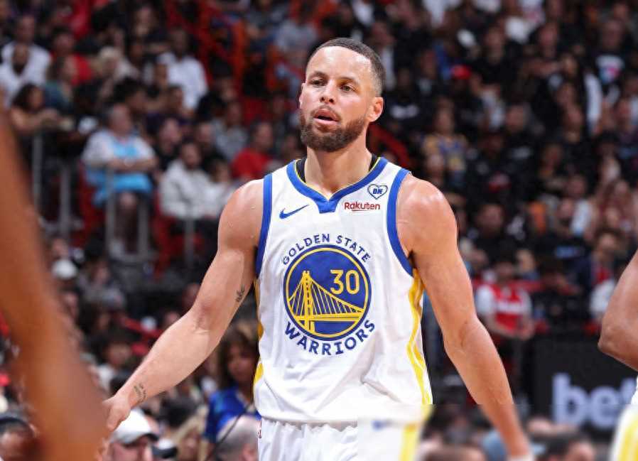 开云体育-库里关键节点高光表现，法国队带队取胜！的简单介绍