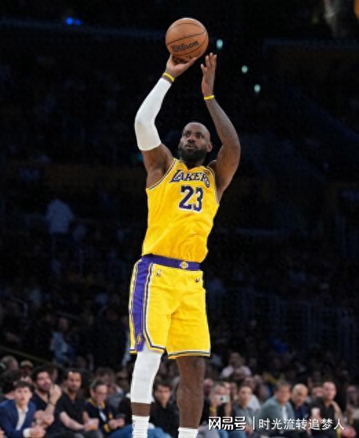 开云-詹姆斯在法国队比赛中出色防守，回归赛场引发热议！的简单介绍